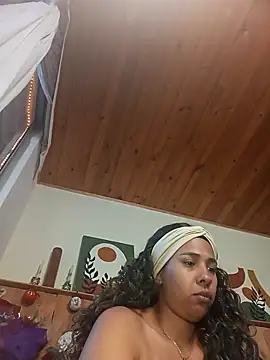 Snapshot of IVONNE_COLLINS33 chatting on December 20, 10:45 pm IVONNE COLLINS33 online show from December 20, 10:45 pm