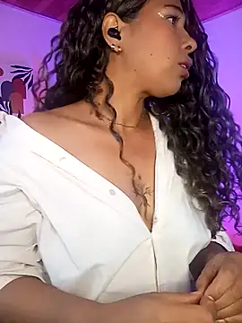 Snapshot of IVONNE_COLLINS33 chatting on March 1, 9:04 pm IVONNE COLLINS33 online show from March 1, 9:04 pm