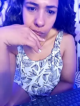 IVONNE COLLINS33 online show from November 13, 9:24 am