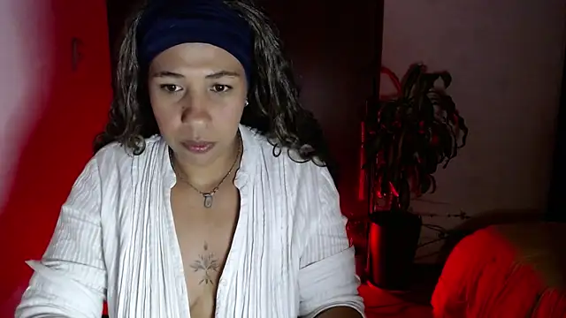 IVONNE COLLINS33 online show from March 18, 12:03 am