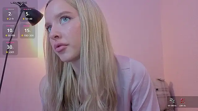 Snapshot of PickmeBabby chatting on October 19, 8:55 pm PickmeBabby online show from October 19, 8:55 pm