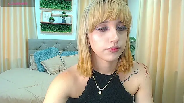 zohet kriss online show from October 11, 2:07 pm