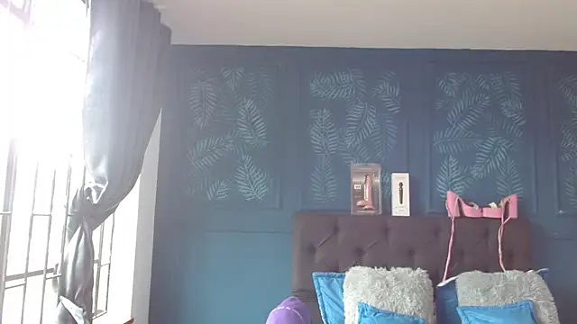 zohet kriss online show from March 10, 4:00 pm