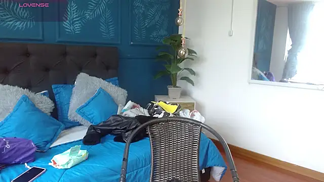 zohet kriss online show from April 1, 3:53 pm