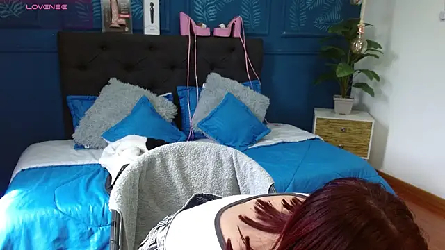 zohet kriss online show from April 2, 2:46 pm