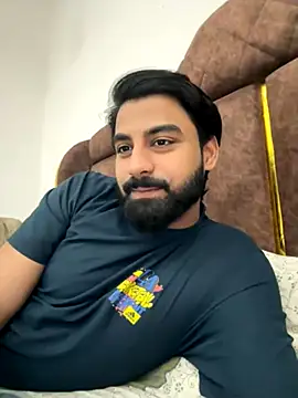 Snapshot of hottestboy03 chatting on November 15, 11:03 am hottestboy03 online show from November 15, 11:03 am