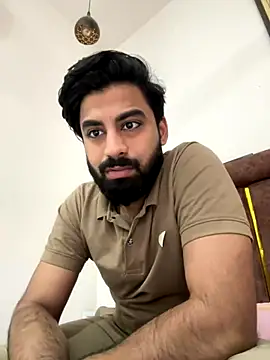 Snapshot of hottestboy03 chatting on November 18, 5:00 am hottestboy03 online show from November 18, 5:00 am