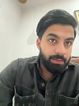 hottestboy03 online show from December 18, 6:18 am