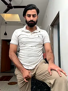 Snapshot of hottestboy03 chatting on October 28, 6:45 am hottestboy03 online show from October 28, 6:45 am