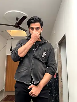 Snapshot of hottestboy03 chatting on November 8, 5:00 am hottestboy03 online show from November 8, 5:00 am