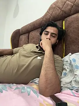 Snapshot of hottestboy03 chatting on October 6, 7:53 am hottestboy03 online show from October 6, 7:53 am