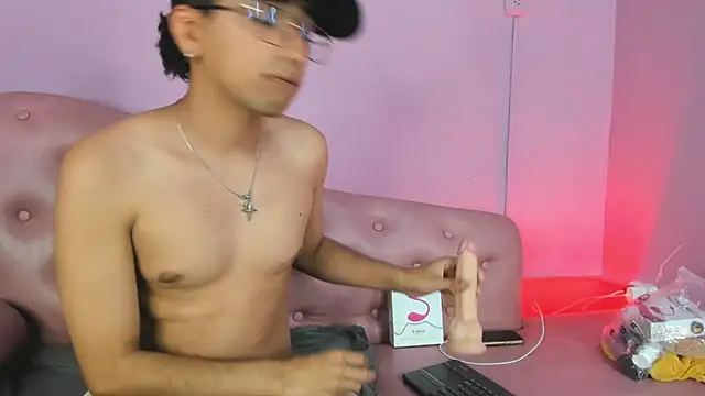 Snapshot of AxelAndJeremy chatting on October 13, 2:57 am AxelAndJeremy online show from October 13, 2:57 am