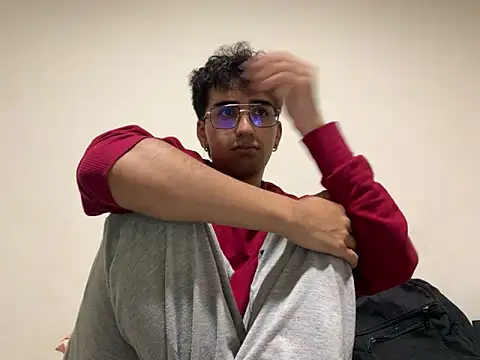 Snapshot of AxelAndJeremy chatting on October 3, 4:36 am AxelAndJeremy online show from October 3, 4:36 am