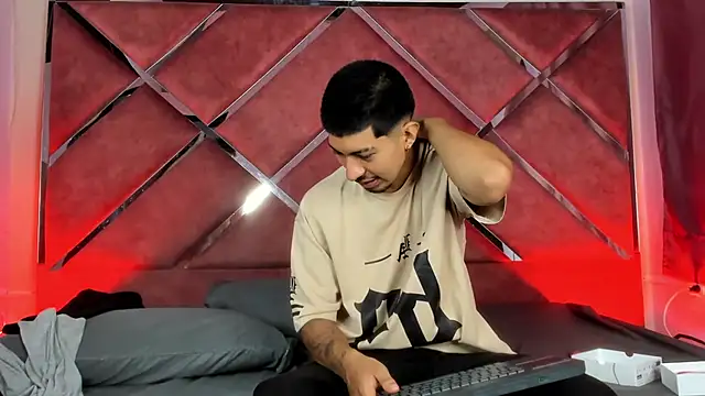 Snapshot of AxelAndJeremy chatting on October 2, 3:21 am AxelAndJeremy online show from October 2, 3:21 am