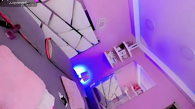 Ariia-janee online show from November 10, 5:23 am