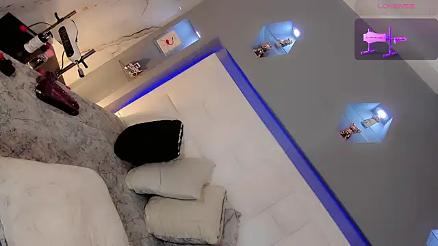 Ariia-janee online show from April 10, 5:03 am