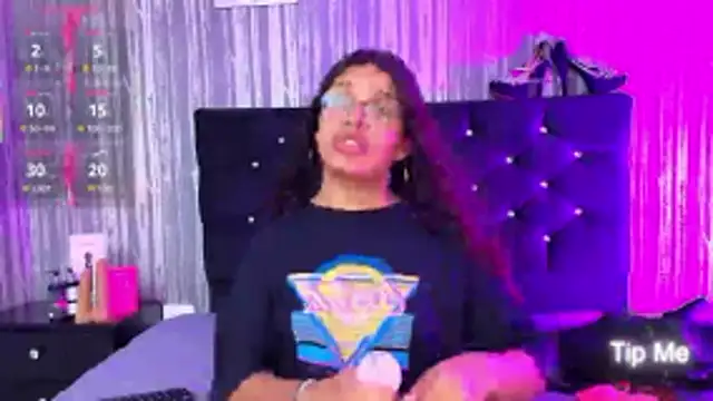 Snapshot of Hailey_johnsonn chatting on October 30, 1:20 pm Hailey johnsonn online show from October 30, 1:20 pm