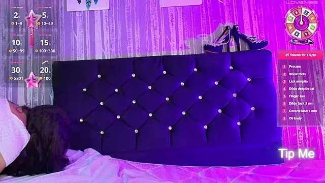 Snapshot of Hailey_johnsonn chatting on September 27, 1:39 pm Hailey johnsonn online show from September 27, 1:39 pm