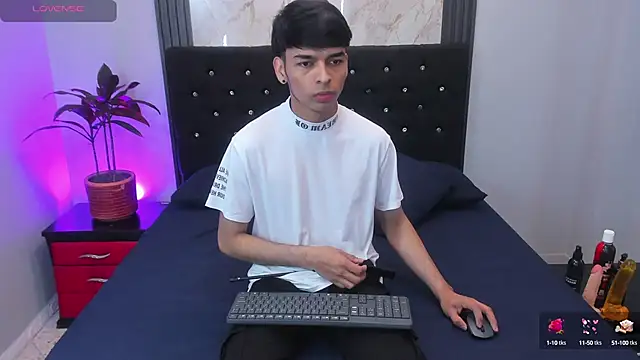 OnlyJos online show from October 5, 1:24 pm