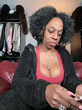 Snapshot of Kennady_Buxum_Goddess chatting on October 23, 3:27 am Kennady Buxum Goddess online show from October 23, 3:27 am