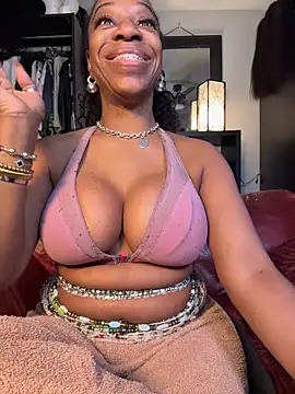 Snapshot of Kennady_Buxum_Goddess chatting on December 15, 6:58 pm Kennady Buxum Goddess online show from December 15, 6:58 pm