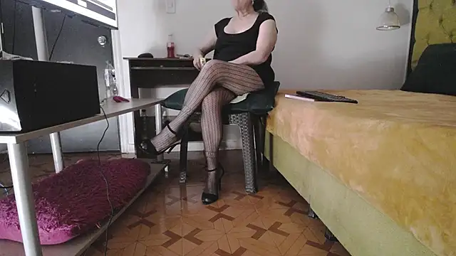 LADY-IN-BLACK online show from February 10, 4:39 pm