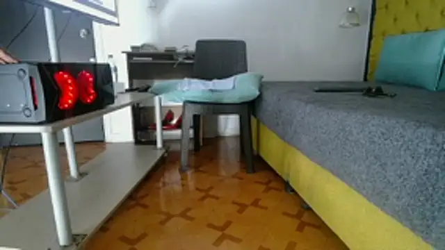 LADY-IN-BLACK online show from October 25, 4:51 pm