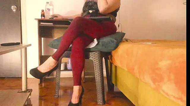 Snapshot of LADY-IN-BLACK chatting on May 14, 2:14 pm LADY-IN-BLACK online show from May 14, 2:14 pm