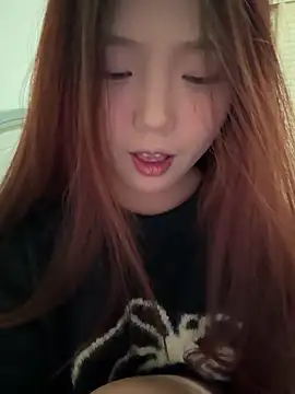 Snapshot of mimi9420 chatting on February 9, 2:48 pm mimi9420 online show from February 9, 2:48 pm