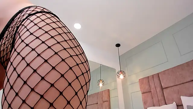 saray marquez online show from October 5, 1:46 pm