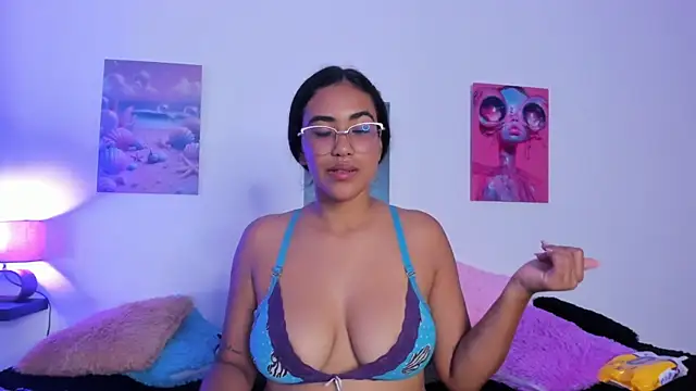 Snapshot of tyra_bankss_ chatting on November 27, 2:56 am tyra bankss online show from November 27, 2:56 am