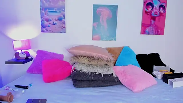 Snapshot of tyra_bankss_ chatting on November 18, 3:10 am tyra bankss online show from November 18, 3:10 am