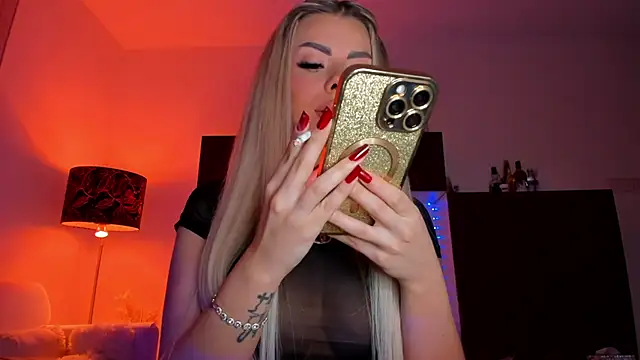 SerraVondeee online show from November 6, 8:57 pm