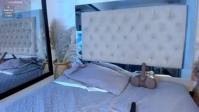 Luna Tylor online show from November 14, 3:21 am