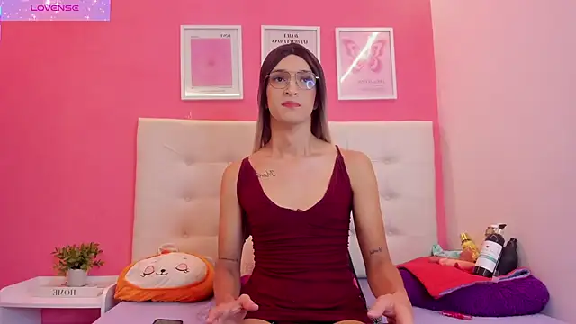 Snapshot of Macarena_05 chatting on November 26, 12:21 am Macarena 05 online show from November 26, 12:21 am