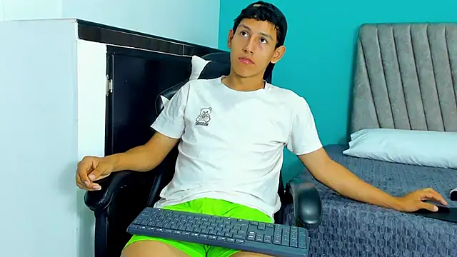 Snapshot of Felipe_Gonzales chatting on September 10, 12:48 pm Felipe Gonzales online show from September 10, 12:48 pm