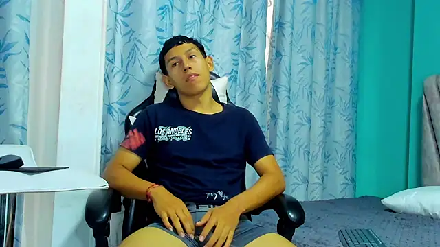Snapshot of Felipe_Gonzales chatting on September 28, 12:45 pm Felipe Gonzales online show from September 28, 12:45 pm