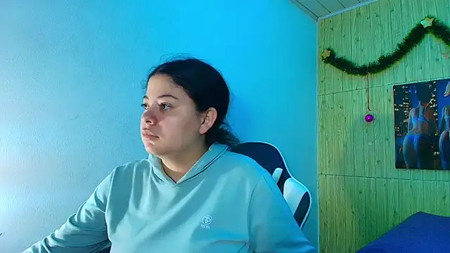 Snapshot of greiccy_20 chatting on December 18, 3:55 am greiccy 20 online show from December 18, 3:55 am