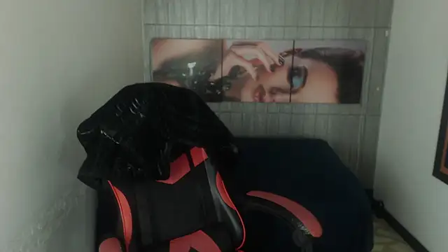 Snapshot of greiccy_20 chatting on December 4, 4:11 am greiccy 20 online show from December 4, 4:11 am