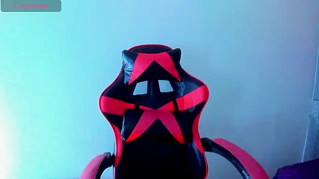 Snapshot of greiccy_20 chatting on December 5, 3:49 am greiccy 20 online show from December 5, 3:49 am