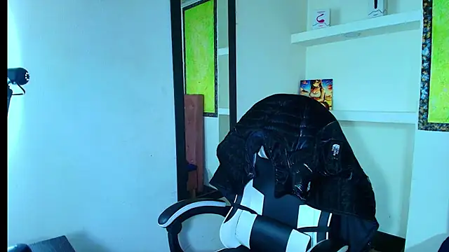 Snapshot of greiccy_20 chatting on November 16, 4:17 am greiccy 20 online show from November 16, 4:17 am