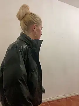 Bruna551 online show from November 20, 11:14 pm