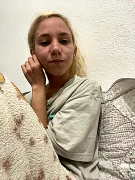 Bruna551 online show from November 20, 3:29 am