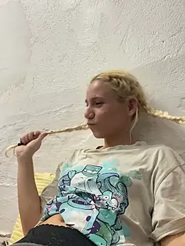 Bruna551 online show from March 28, 2:45 am