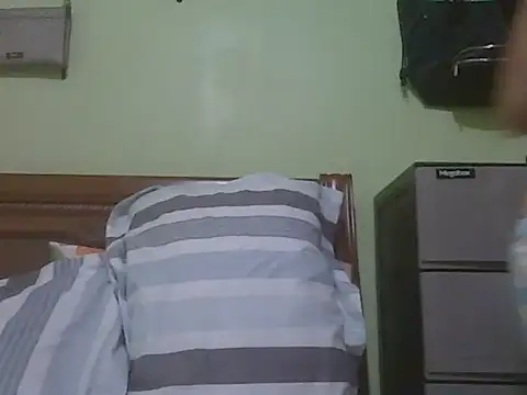Sexyjenny4u online show from May 18, 8:46 pm