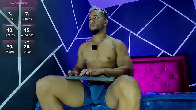 Massimo Cruz online show from December 4, 12:26 pm