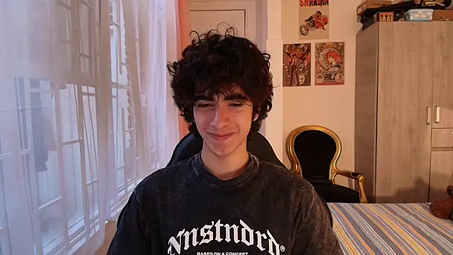 Snapshot of Nude_Boy18 chatting on November 1, 10:14 pm Nude Boy18 online show from November 1, 10:14 pm