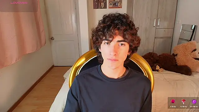 Snapshot of Nude_Boy18 chatting on November 22, 1:37 am Nude Boy18 online show from November 22, 1:37 am