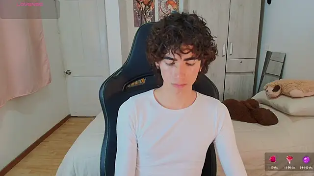 Nude Boy18 online show from December 20, 4:15 am