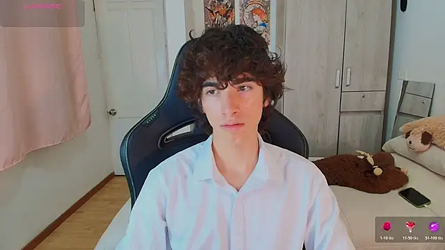 Nude Boy18 online show from December 17, 1:43 am